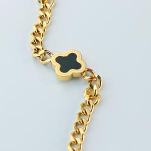 Bracelet tendance double face motif fleur cubaine en acier inoxydable plaqué or 18 carats, noir mat nacré, bijou unisexe de caractère - Product Image 4