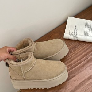 2026 New sheepskin and fur combined thick-soled women's snow <b>boots</b> 5 cm thick short <b>boots</b> for <b>winter</b> women's retro cotton shoes - Product Image 3