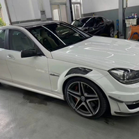 Accessoires de voiture de haute qualité en fibre de carbone pour les ailes latérales, adaptés à la Mercedes-Benz Classe C W204 C63 modèle 2012