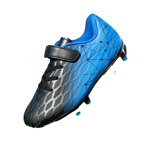 Vente chaude <span class=keywords><strong>de</strong></span> chaussures <span class=keywords><strong>de</strong></span> football <span class=keywords><strong>de</strong></span> futsal <span class=keywords><strong>de</strong></span> haute qualité garçons grande taille printemps été ongles longs entraînement antidérapant élèves du secondaire - Product Image 1