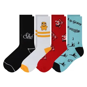 Großhandel kundenspezifische Strickware Baumwolle Rundsocken individuelle Herrensocken mit Design-Logo