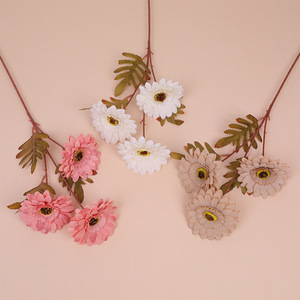 Flores Artificiales de Frangipani y Gerbera de Tres Cabezas, Estilo Europeo Vintage, Materiales Florales de Seda al por Mayor para Bodas, Salones y Hogares - Product Image 2
