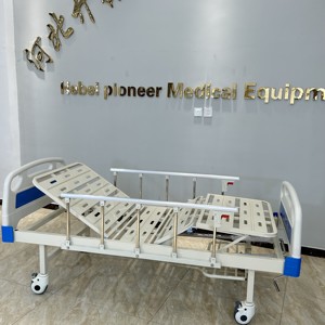 Оптовая продажа с завода: Многофункциональная медицинская кровать с ручным управлением, двойным регулированием и двумя функциями, из АБС-пластика - Product Image 3