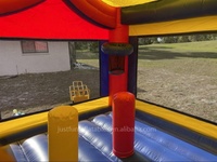 Videur gonflable bon marché commercial avec un château plein d'entrain gonflable de cerceau de basket-ball avec la glissière d'eau à deux ruelles à vendre