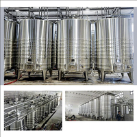 Cuves de fermentation de vin rondes carrées de 7000 L de qualité alimentaire à paroi simple avec chemise de refroidissement (bande/serpentin)