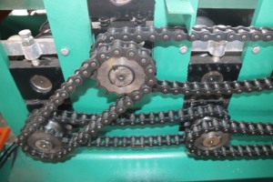 Hochgenaue Doppelschicht-Dachbahn herstellungs maschine Wellpappe glasierte Fliesen furnier Metalldach-Wandpaneel-Rollen form maschine - Product Image 4