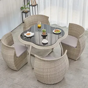 Pe rotan dan bingkai logam kursi makan populer set meja makan luar ruangan