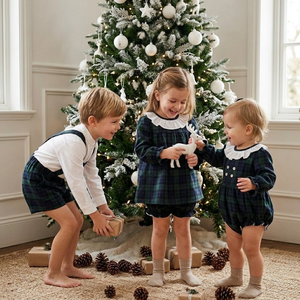 Abiti coordinati per la famiglia in flanella tartan verde, vestito con volant e <span class=keywords><strong>pantaloncini</strong></span> coordinati per fratello e sorella, abiti natalizi per bambini. - Product Image 1