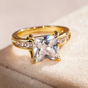 Anello Elegante a Quattro Punte di Forma Quadrata per Donne - Product Image 6