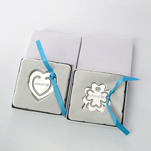 Signets en métal personnalisés en forme <span class=keywords><strong>de</strong></span> trèfle à quatre feuilles, logo personnalisé gravé, moulage sous pression, signets en métal gravés - Product Image 3