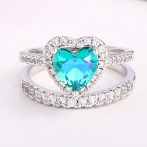 Vente en gros de bagues élégantes taillées en forme de cœur bagues en <span class=keywords><strong>laiton</strong></span> avec pierres précieuses en cristal vert pour femmes bijoux - Product Image 3