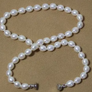 Venta al por mayor forma de arroz collar de perlas de aleación de plata Cierre magnético 8-9mm tamaño de la perla