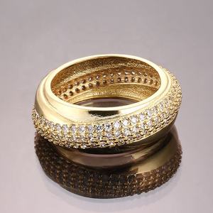 Grande bague statement en cristal pour femme, plaquée or 18 carats, bijou de luxe pour le doigt, nouveau design, bague cocktail DiamondClarity, inaltérable - Product Image 4