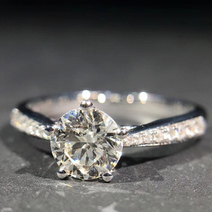 Anello di Fidanzamento Minimalista a Cinque Punte con Zirconi, Fede Nuziale Elegante per Coppie - Product Image 2