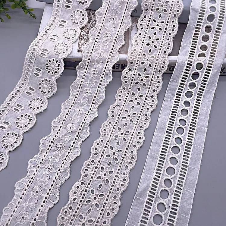 Baumwollzurschnitt Tischdeco ein schmales Stück Offener Schleife Durch welches Band abgerollt werden Kann weißes Kleid Stoff