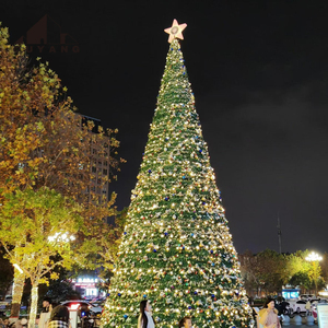 Sculpture d'arbre moderne de grande envergure en acier inoxydable avec système d'éclairage intégré pour parcs extérieurs, hôtels et espaces publics - Product Image 5