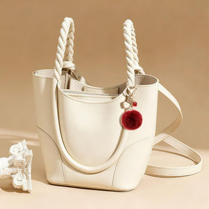 Porte-clés mignon en forme <span class=keywords><strong>de</strong></span> cœur avec pompon moelleux, pendentifs brillants, boule <span class=keywords><strong>de</strong></span> peluche, porte-clés en peluche, porte-clés <span class=keywords><strong>de</strong></span> voiture kawaii, cadeau <span class=keywords><strong>de</strong></span> créateur - Product Image 5