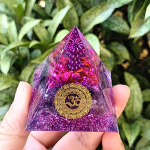 <b>Crystal</b> <b>Chip</b> Pyramid Resin Epoxy Craft Desktop Ornament Home Decoration Internal Engraving Collection Gift - Product Image 3