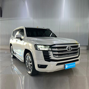 Véhicule d'<span class=keywords><strong>occasion</strong></span> tout-terrain Toyota Land Cruiser 300 2022, SUV 3.5T Essence 4x4 Automatique 7 places, conduite <span class=keywords><strong>à</strong></span> gauche, idéal pour les voyages - Product Image 2