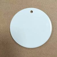 Großhandel Keramik Weihnachts schmuck 3 Zoll dekorative hängende weiße Ornamente für Weihnachts geschenk