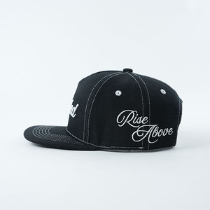 Casquette de baseball en coton noir de haute qualité à 5 panneaux, logo brodé personnalisé, visière incurvée, casquette snapback - Product Image 3