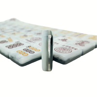 Luxuriöses Mahjong aus Imitationsjade mit Glatter Textur und Elegantem Erscheinungsbild, Perfekt für Hochwertiges Gaming