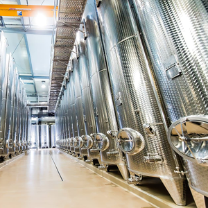 Tanques de Fermentación de Vino Pequeños de Acero Inoxidable con Camisas de Enfriamiento y Manómetros - Product Image 4