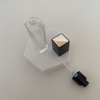 Flacon en verre rectangulaire transparent de 30 ml avec pulvérisateur à pompe et diffuseur à bâtonnets pour émulsions capillaires, fond de teint et parfums