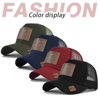 Gorra Trucker de 5 Paneles con Malla Trasera Transpirable, Personalizada con Logotipo en Parche de Cuero de Alta Calidad, para Pesca y Caza al Aire Libre
