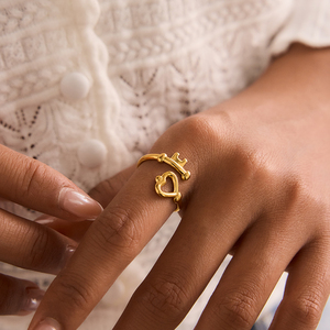Anelli J&D in Acciaio Inossidabile Placcato Oro 18K, Design Classico e Trendy con Cuore Lineare Traforato e Chiave, Anello Aperto - Product Image 4