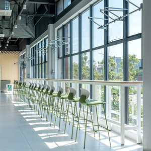 Ensemble de meubles de <span class=keywords><strong>Bar</strong></span> commerciaux Restaurant en plein air salle à manger chaise de <span class=keywords><strong>Bar</strong></span> haute en plastique hauteur de comptoir tabourets de <span class=keywords><strong>Bar</strong></span> pour cuisine vert forêt - Product Image 1