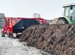 Volteador <span class=keywords><strong>de</strong></span> <span class=keywords><strong>Compost</strong></span> <span class=keywords><strong>de</strong></span> Alta Calidad ZFQ300 Accionado por Tractor en Venta - Product Image 2