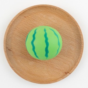 Juguete de descompresión de sandía de TPR suave que cambia de color, novedoso y extraño, rojo, con forma de sándwich de frutas, ideal para el verano. - Product Image 1
