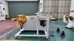 Pressa Pneumatica Progressiva <span class=keywords><strong>YPA</strong></span> con Servo Motore e Alimentatore per Punzonatura - Product Image 2