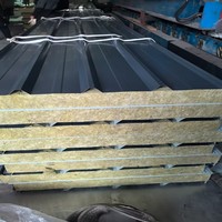 Panneau sandwich isolant en PU pour toiture 75 mm pour structure en acier préfabriquée