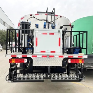 Camión Distribuidor de Asfalto SINOTRUK HOWO 6X4, Camión de Reparación de Asfalto Diésel, Camión Pulverizador de Betún para Mantenimiento de Carreteras - Product Image 4