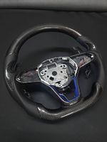 Volant personnalisé pour Volkswagen en fibre de carbone avec bandes bleues, cuir perforé et boutons de commande pour voitures VW