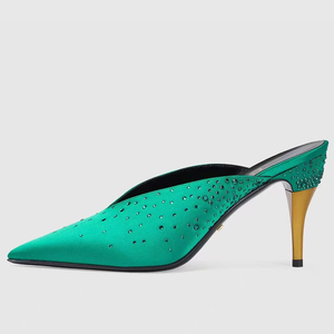 Zapatos de Tacón Alto Dorados de Seda para Mujer con Logotipo Personalizado, Tacones de Aguja con Punta Puntiaguda para Verano, Zapatos de Vestir con Diamantes Brillantes - Product Image 1