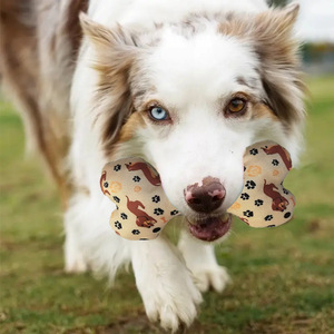 Jouet en peluche pour chien avec son couineur, imitant des vocalisations d'animaux, pour le jeu en intérieur, motif animal jaune et blanc - Product Image 4