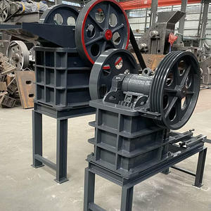 Concasseur à mâchoires portable de petite taille pour pierres et minerais d'or, à moteur diesel - Product Image 6