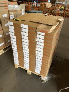 Cadre de porte en aluminium 71T950A Blu m avec agate noire et ressort, compatible avec la charnière BLUMOTION Blu m 95 degrés - Product Image 4