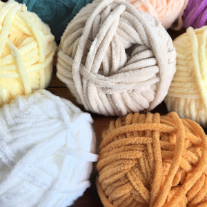 Fil chenille épais 100 % polyester, teint à la main, filé en anneau, résistant à l'abrasion, bonne uniformité, fils mélangés 1/1.1NM - Product Image 2