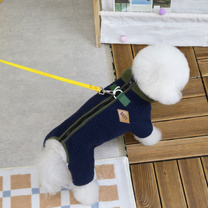 Factory Direct Outono-Inverno <span class=keywords><strong>Pet</strong></span> Vestuário para cães e filhotes de quatro patas Teddy Bear Cães com etiquetas de couro Blusas - Product Image 4