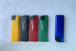 Vente en gros de briquet électrique rechargeable à l'épreuve des enfants pour cigarettes en plastique avec des couleurs fantaisie - Product Image 4