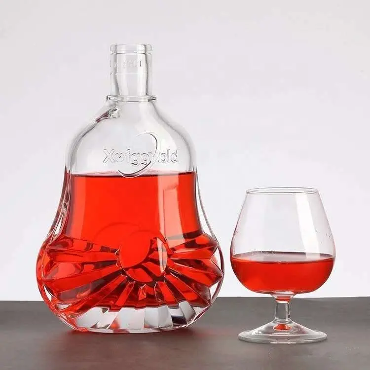 Elegante premium hecho en forma de botella de vidrio de vino con tapa botellas de licor de vidrio de 750ml al por mayor