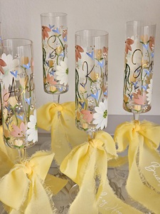 Coffret cadeau d'entreprise Flûte <span class=keywords><strong>à</strong></span> champagne personnalisée peinte <span class=keywords><strong>à</strong></span> la main avec motif floral, cadeau de mariage personnalisé pour les demoiselles d'honneur - Product Image 1