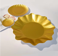 Assiettes jetables rectangulaires personnalisées avec impression dorée et revêtement UV, logo/motif personnalisable, qualité alimentaire, épaisses et résistantes à l'huile