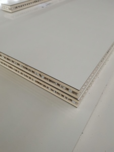 Compensato di Betulla di Grado Architettonico con Superficie Levigata per Rivestimento in PU / Verniciatura (Misura Personalizzata 4x8) - Product Image 1