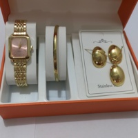 Montre à quartz carrée tendance décontractée et ensemble de bijoux en acier inoxydable avec bracelet en acier, cadeau d'anniversaire (sans boîte)