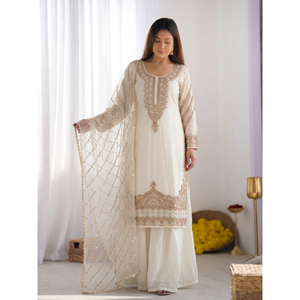 Ensemble Salwar Kameez brodé blanc avec dupatta perlé, tenue traditionnelle indienne et pakistanaise pour mariage et fête - Product Image 1